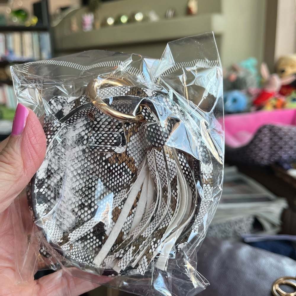 Simple Satch Fashion Meets Function Python Print Bangle Keychain Set.  New! - Picture 6 of 7